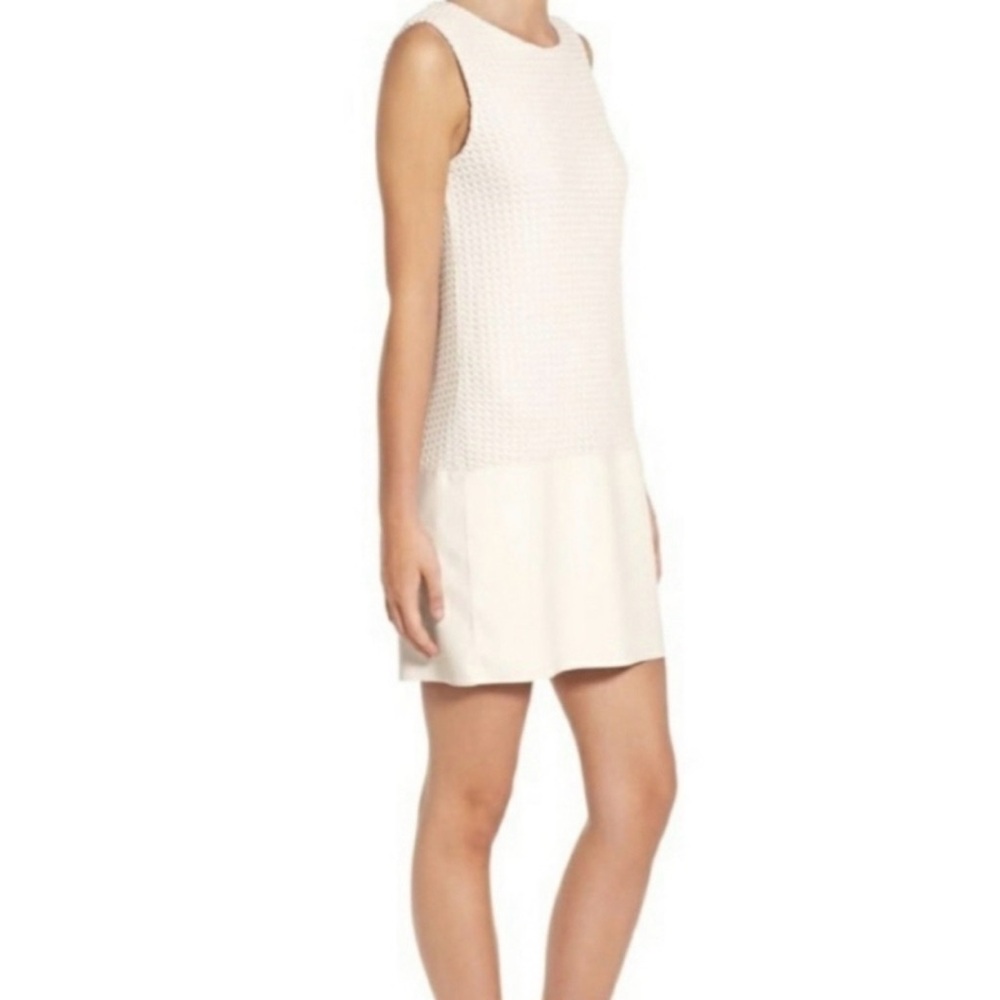 Crocheted retro look dress with leather detail M